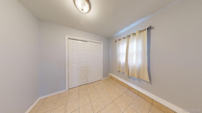 Building Photo - 511 Freeman Ave