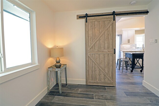 Building Photo - 2310 McDuffie St