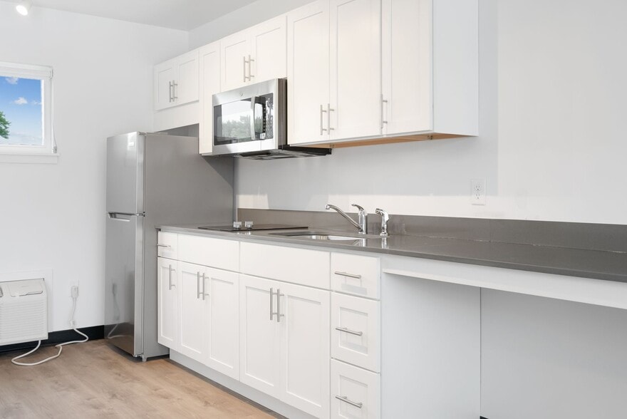 Interior Photo - Falls Edge Studios