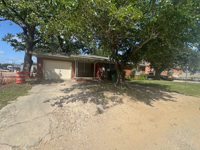 Primary Photo - 190 N St Felix St
