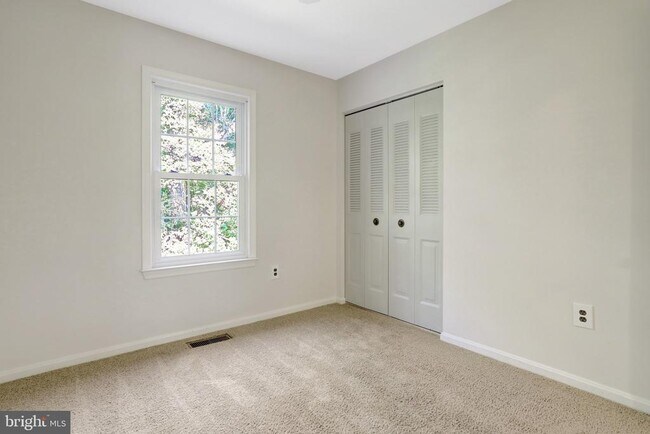 Building Photo - 7416 Spring Tree Dr