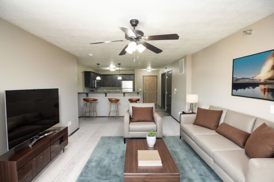 Primary Photo - Villas at Canyon Creek Apartments