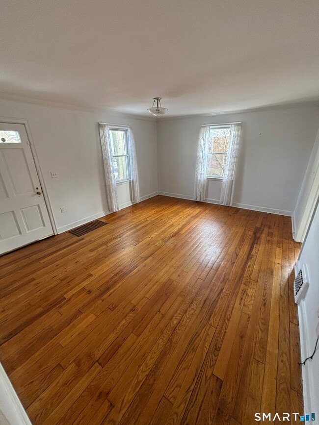 Building Photo - 9 S Pine Creek Ct