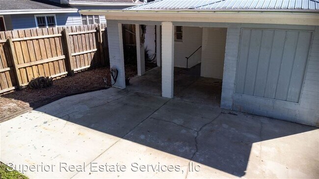 Building Photo - 64 Fullerwood Dr