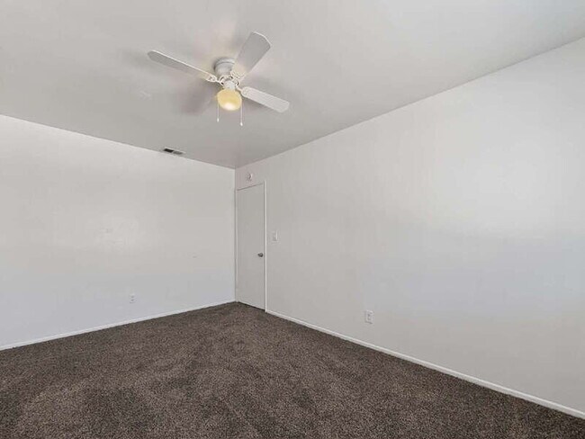 Building Photo - 5505 Loveland St