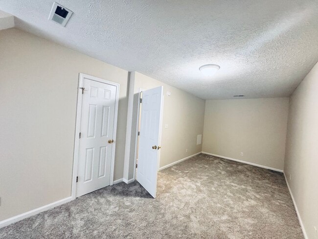 Building Photo - 107 Willard Way