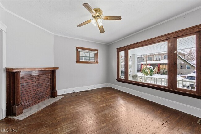 Building Photo - 1323 W 89th St