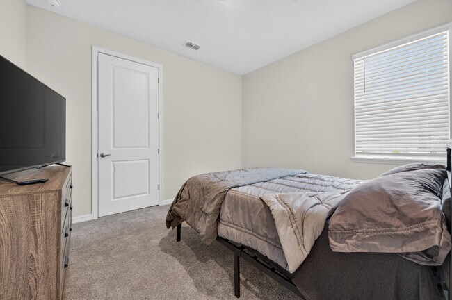 Building Photo - 2568 Kinsale Ln