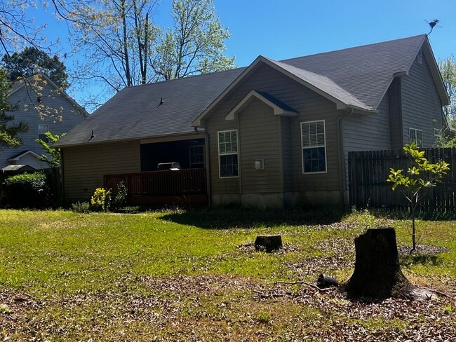 Building Photo - 106 Dunwoody Dr