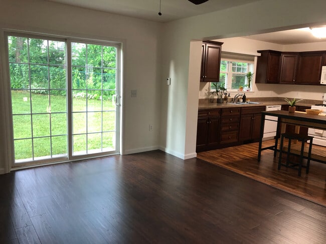 Building Photo - 145 Eden Way