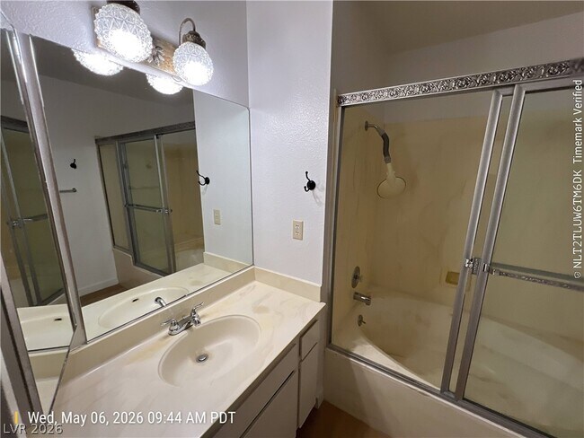 Building Photo - 2513 Lourdes Ave