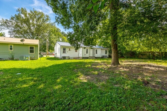 Building Photo - 5107 Sunbeam Ave