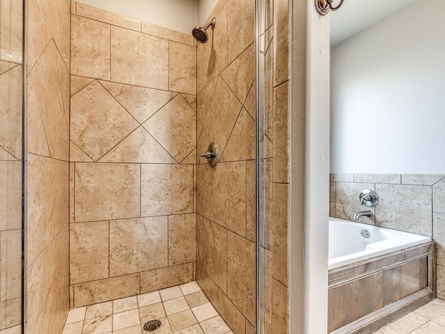 Building Photo - 3 Bed 2 Bath - Deer Creek Schools!