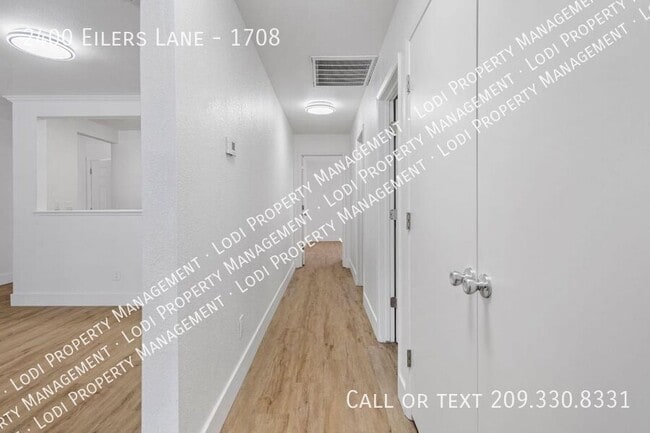 Building Photo - 2400 Eilers Ln