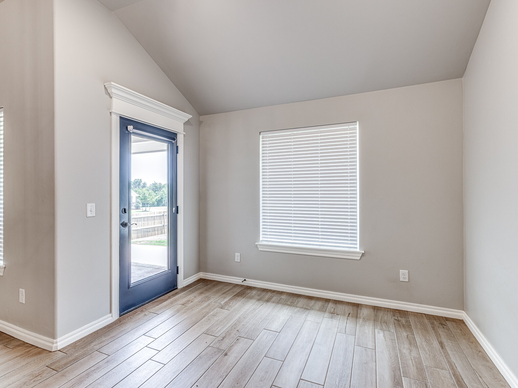 Building Photo - 3716 Pettit Blvd
