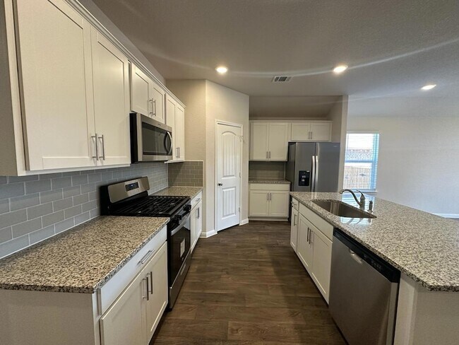 Building Photo - 113 Briggs Ln