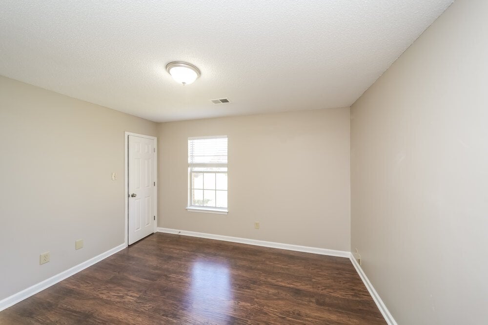 Building Photo - 5180 Plum Tree Dr