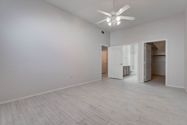 Building Photo - 700 Carnegie St