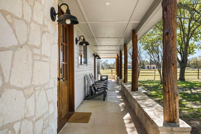 Building Photo - 1219 Sisterdale Rd