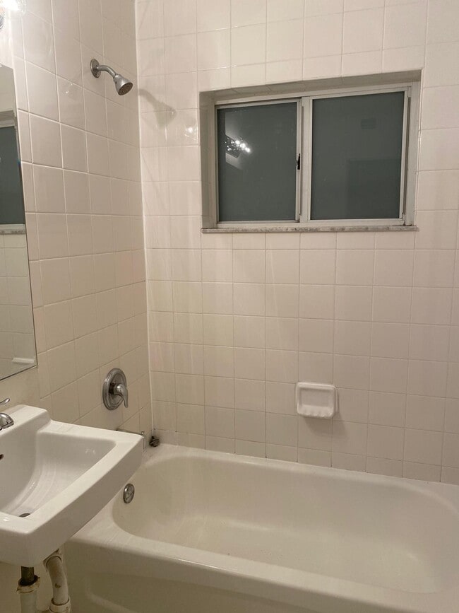 Building Photo - 2080 NE 167th St