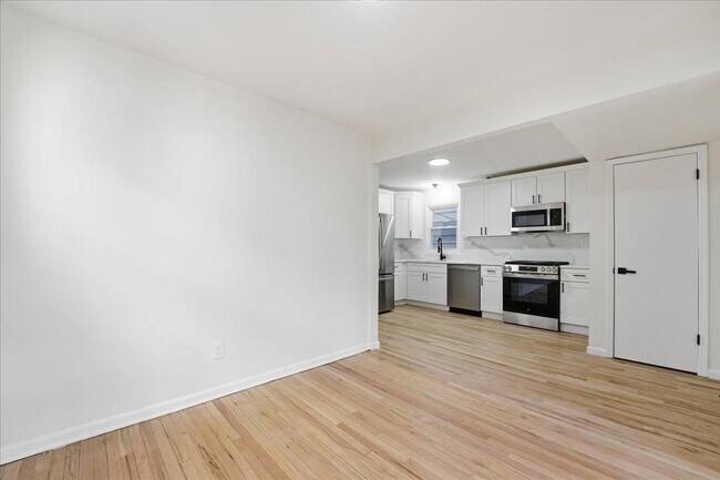 Building Photo - 212 Seaview Ave