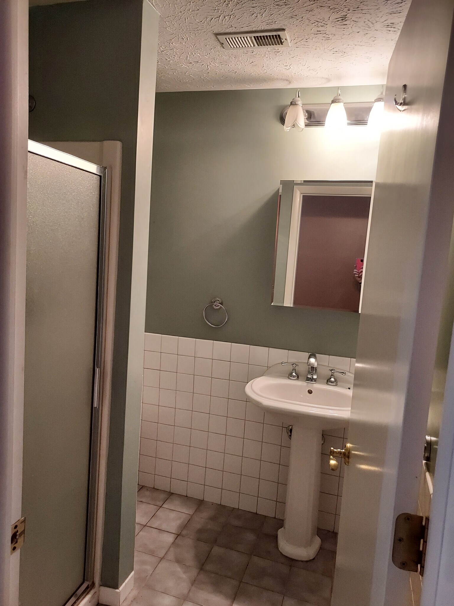 Building Photo - 11014 Detroit Ave