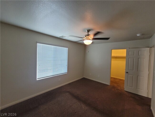 Building Photo - 2409 W Gilmore Ave