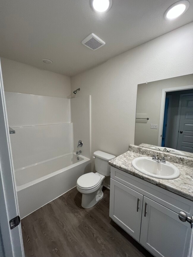 Building Photo - 2598 E Meramec St