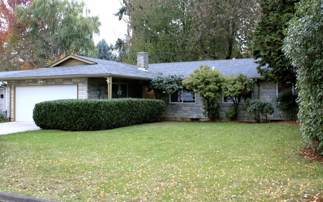 Primary Photo - Mid Century Modern in Lakeshore!
