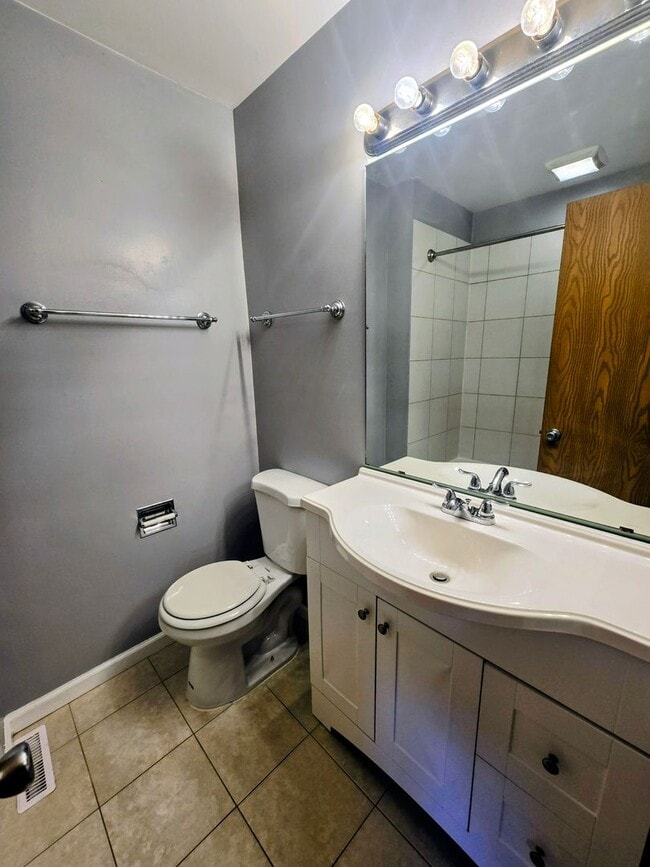 Building Photo - 1415 Robert St