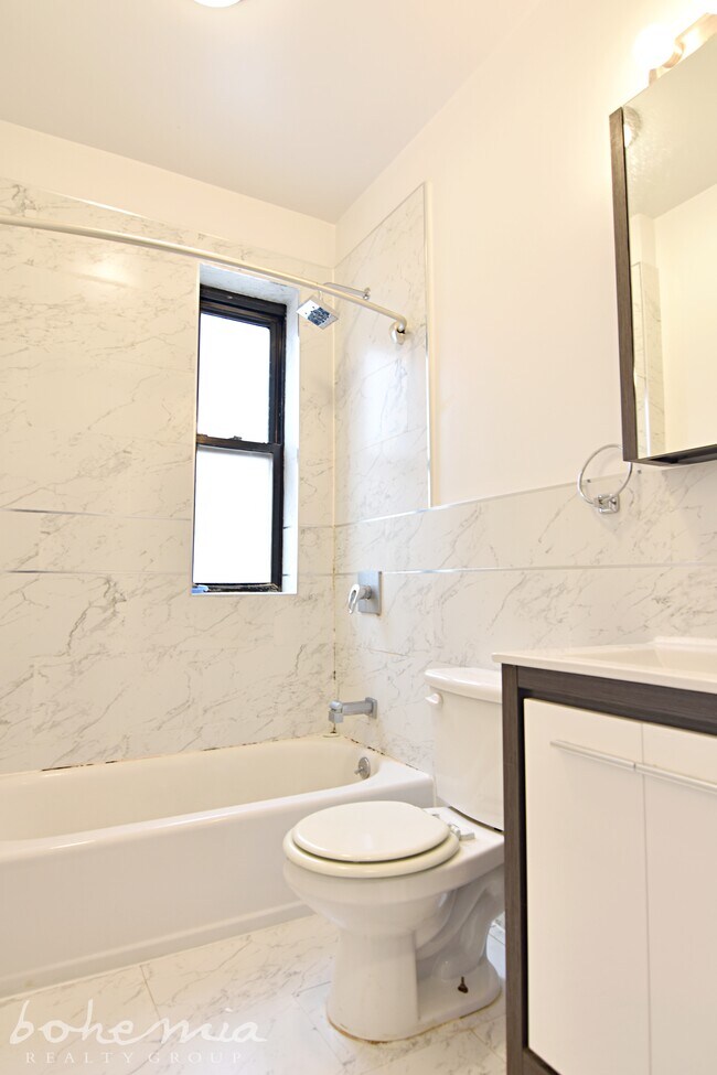 Building Photo - 730 W 183rd St
