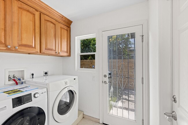 Building Photo - Welcome to your new home in the vibrant Ba...