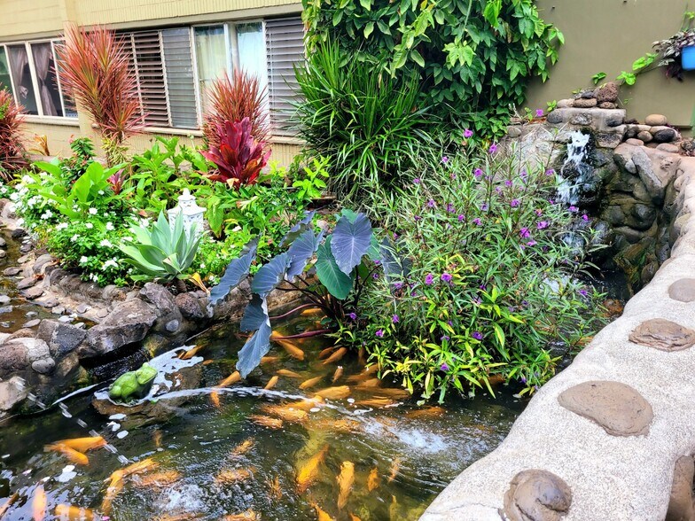 Fountain Garden - 111 Kahului Beach Rd
