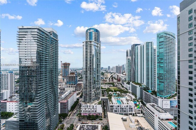 Building Photo - 159 NE 6th St