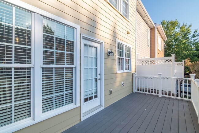 Building Photo - Gorgeous Townhome in the Heart of Fort Mill’s Baxter Village!