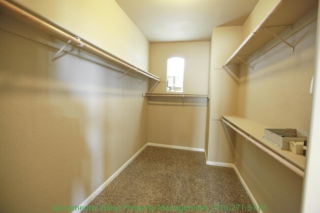 Building Photo - 2400 Snowy Egret Ct