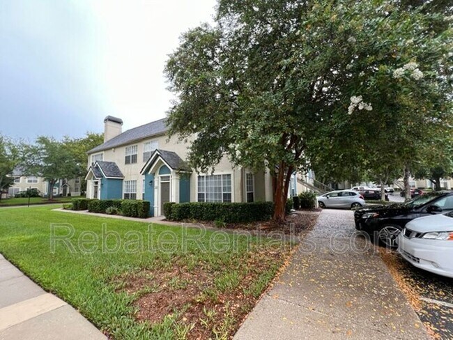 Building Photo - 13700 Richmond Park Dr N