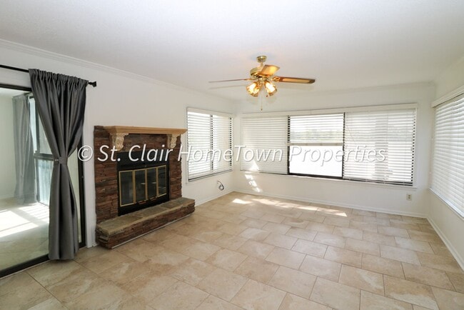 Building Photo - Beautiful Condo