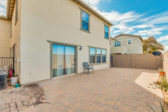 Building Photo - Charming 4 Bed home in Avondale with commu...