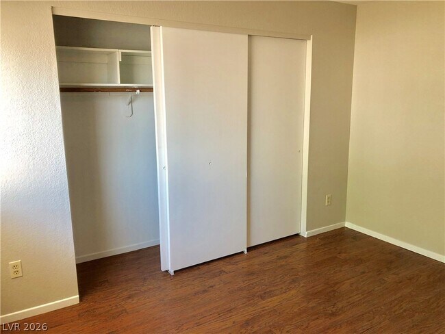 Building Photo - 6863 Tamarus St