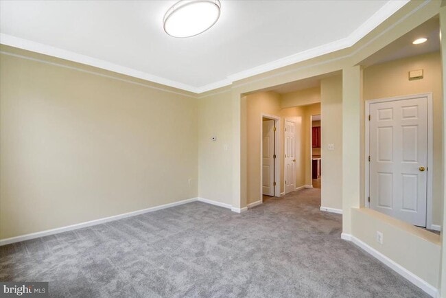 Building Photo - 240 Davis St