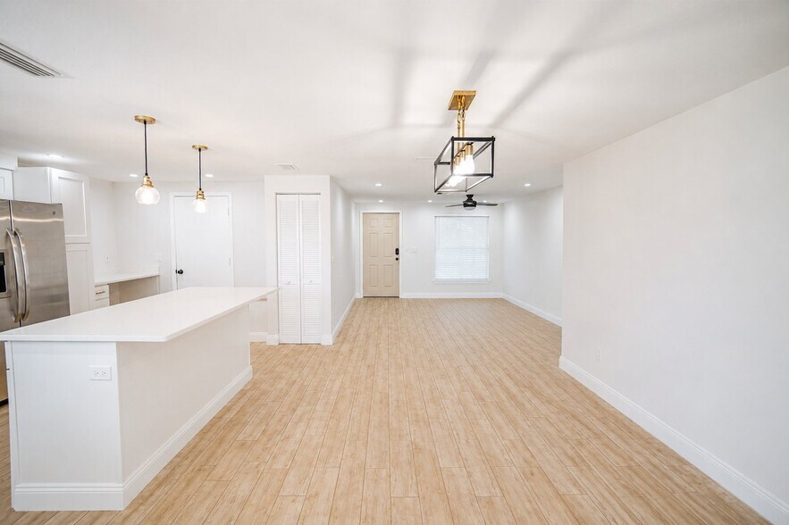 Building Photo - 3120 Sandspur Dr