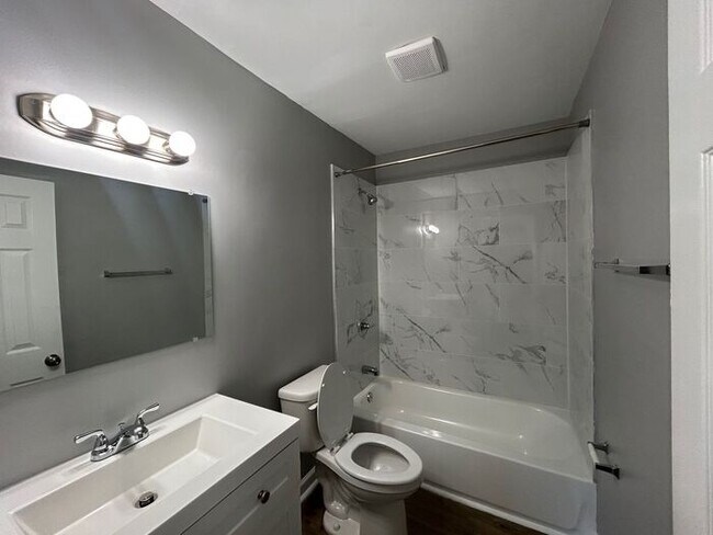 Building Photo - 3 Bedroom Semidetached