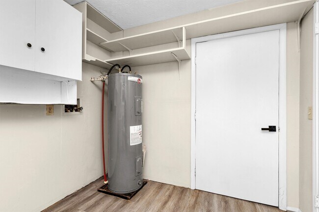 Building Photo - 1478 Apache Dr