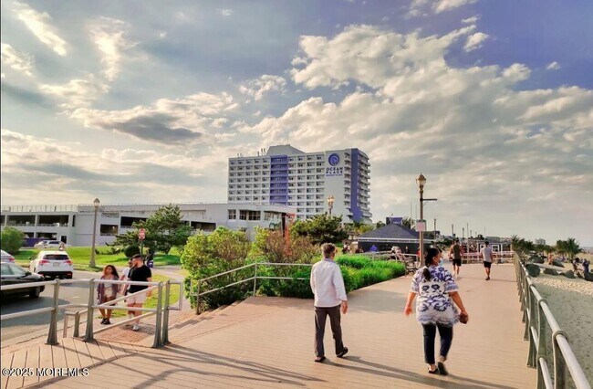 Building Photo - 6 Avenel Blvd