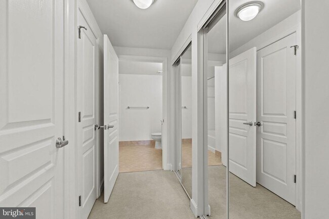 Building Photo - 2451 Midtown Ave