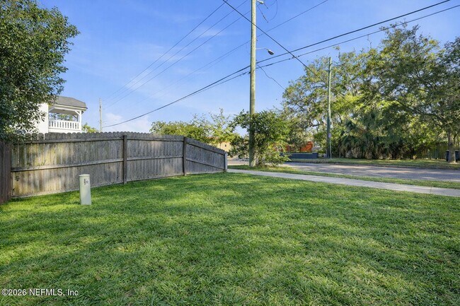 Building Photo - 3649 Walsh St