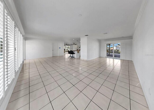 Building Photo - 6344 Cottonwood Ln