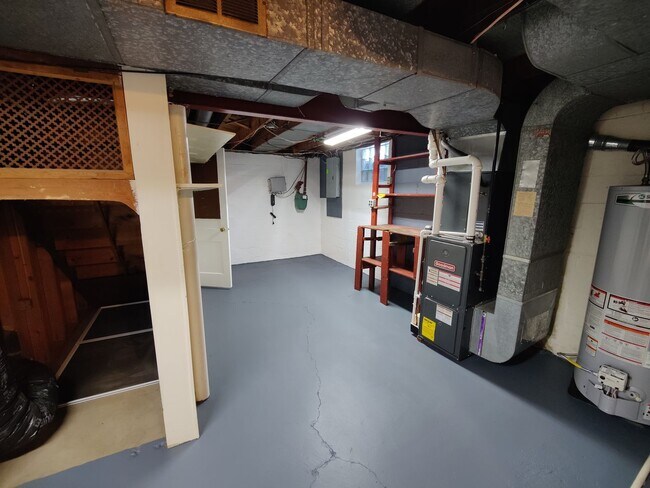 Building Photo - *Recently Updated 3BD/2.5BA Available for ...