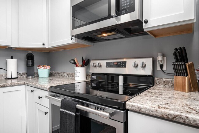 Building Photo - 2 bed, newly remodeled hideaway in Trenton, Ohio